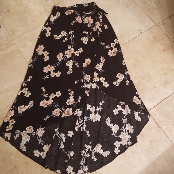 WOW 3 awesome skirts - Picture 4 of 8